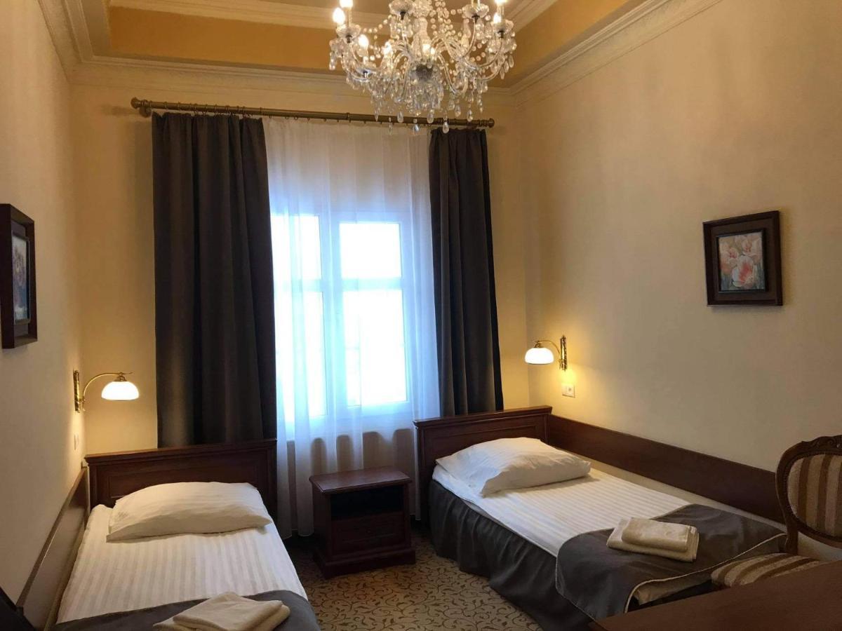 贝内西亚宫酒店 Michałowice 外观 照片